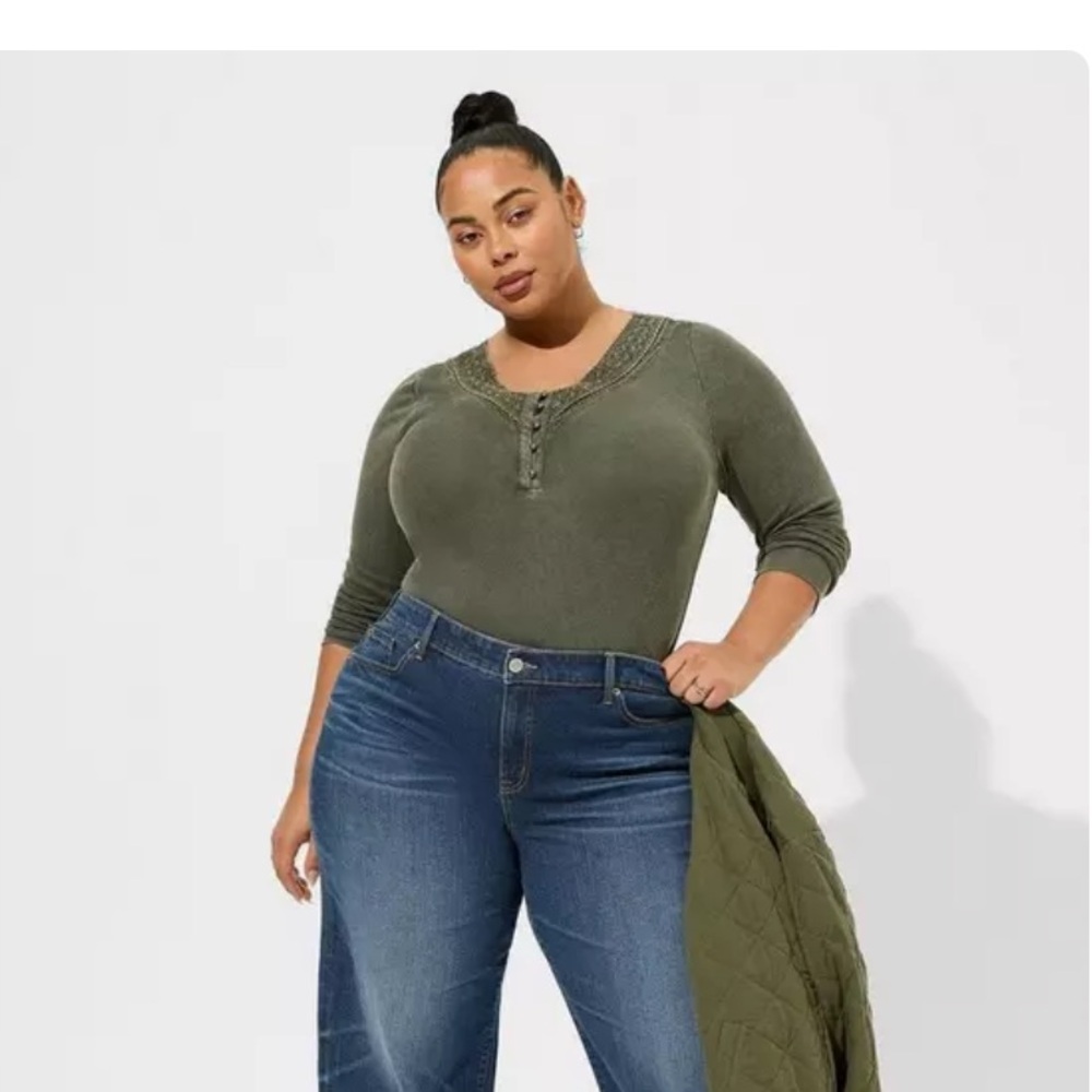 Torrid V-Neck Long Sleeve Top size 2X NWT